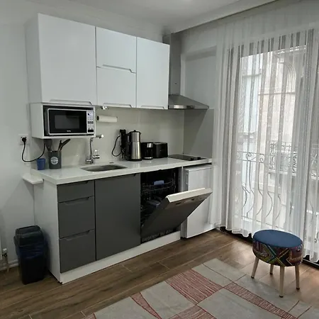 A Cozy Nest For Your Charming In The Heart Of Isztambul